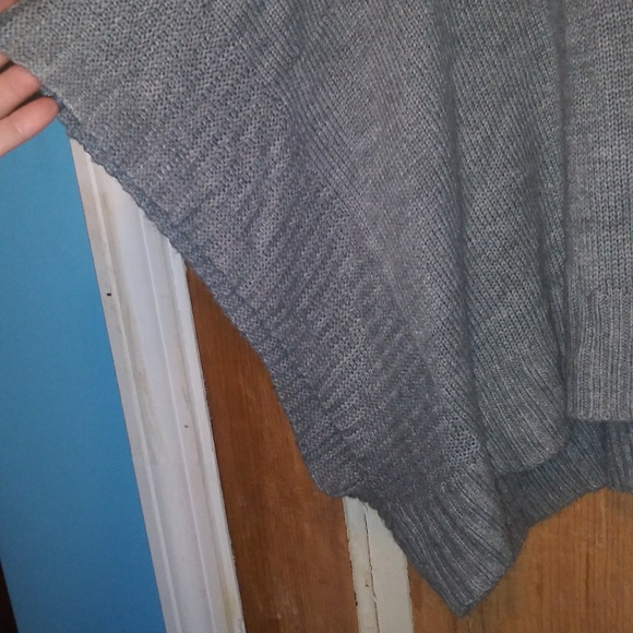 Cropped Sweater Top - Picture 2 of 4